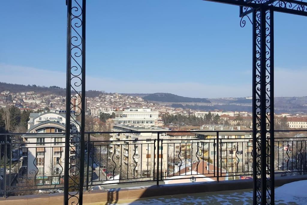 Unique Studio- Great Balcony And View! Parking Possibility! فيليكو ترنوفو المظهر الخارجي الصورة