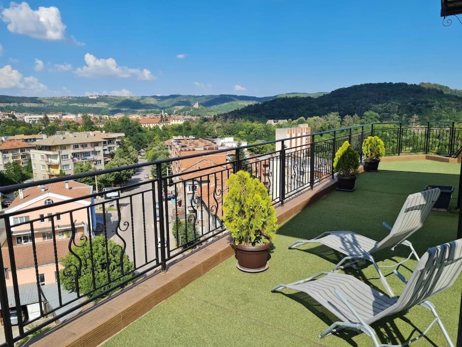 Unique Studio- Great Balcony And View! Parking Possibility! فيليكو ترنوفو المظهر الخارجي الصورة