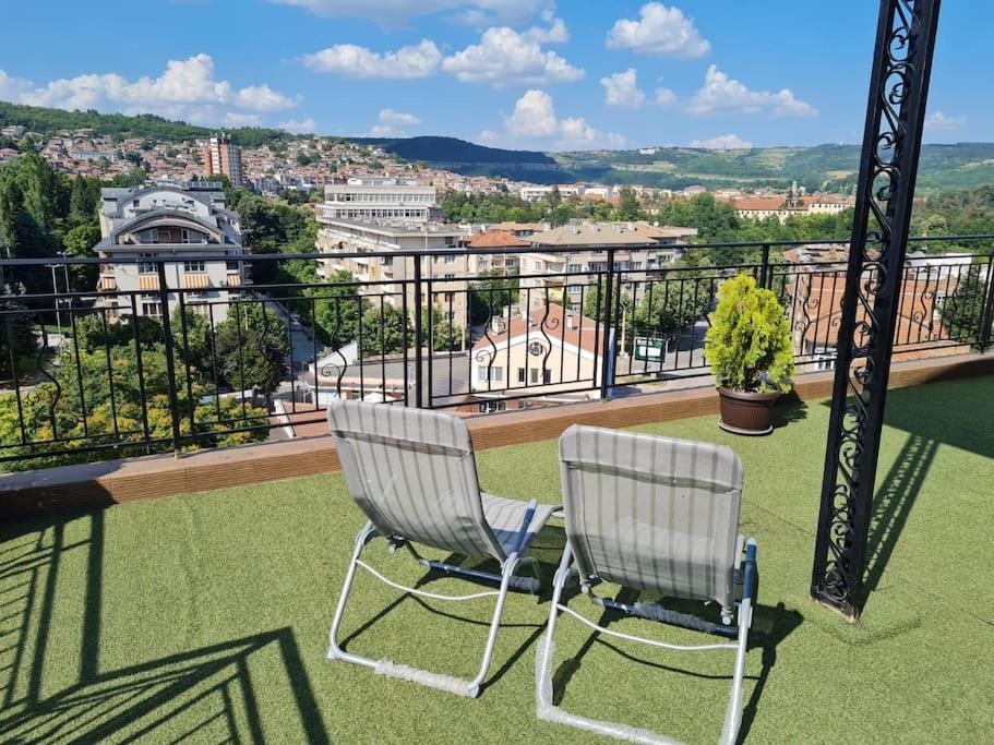 Unique Studio- Great Balcony And View! Parking Possibility! فيليكو ترنوفو المظهر الخارجي الصورة