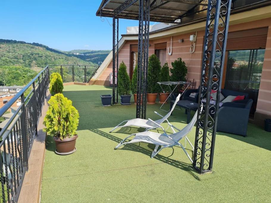 Unique Studio- Great Balcony And View! Parking Possibility! فيليكو ترنوفو المظهر الخارجي الصورة