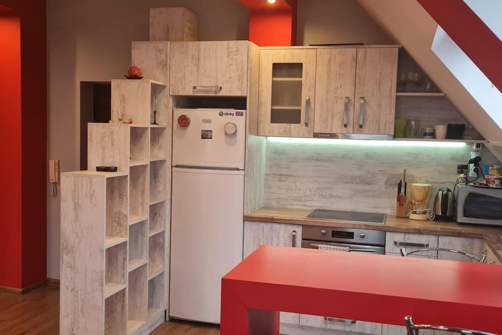 Unique Studio- Great Balcony And View! Parking Possibility! فيليكو ترنوفو المظهر الخارجي الصورة