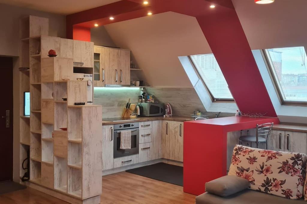 Unique Studio- Great Balcony And View! Parking Possibility! فيليكو ترنوفو المظهر الخارجي الصورة